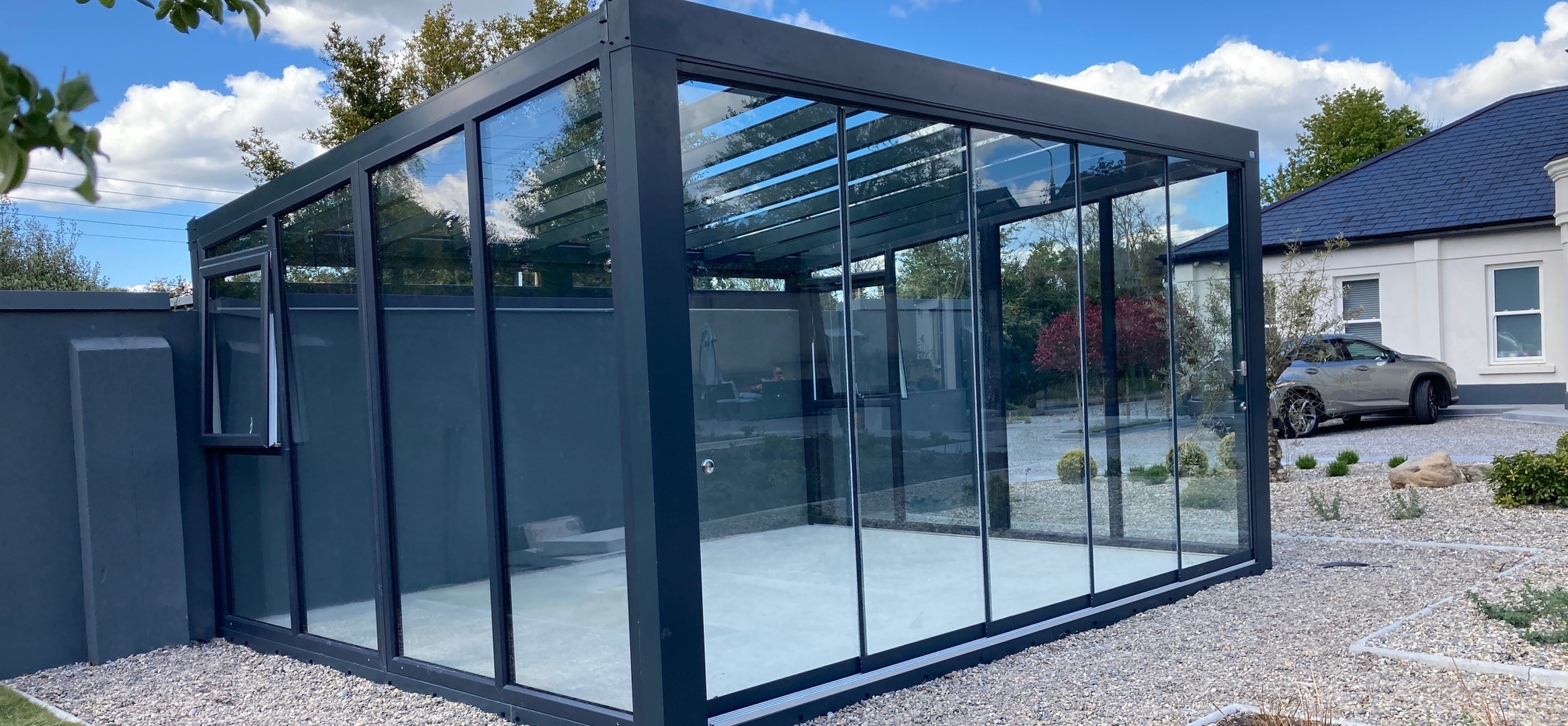 GLASS ROOMS